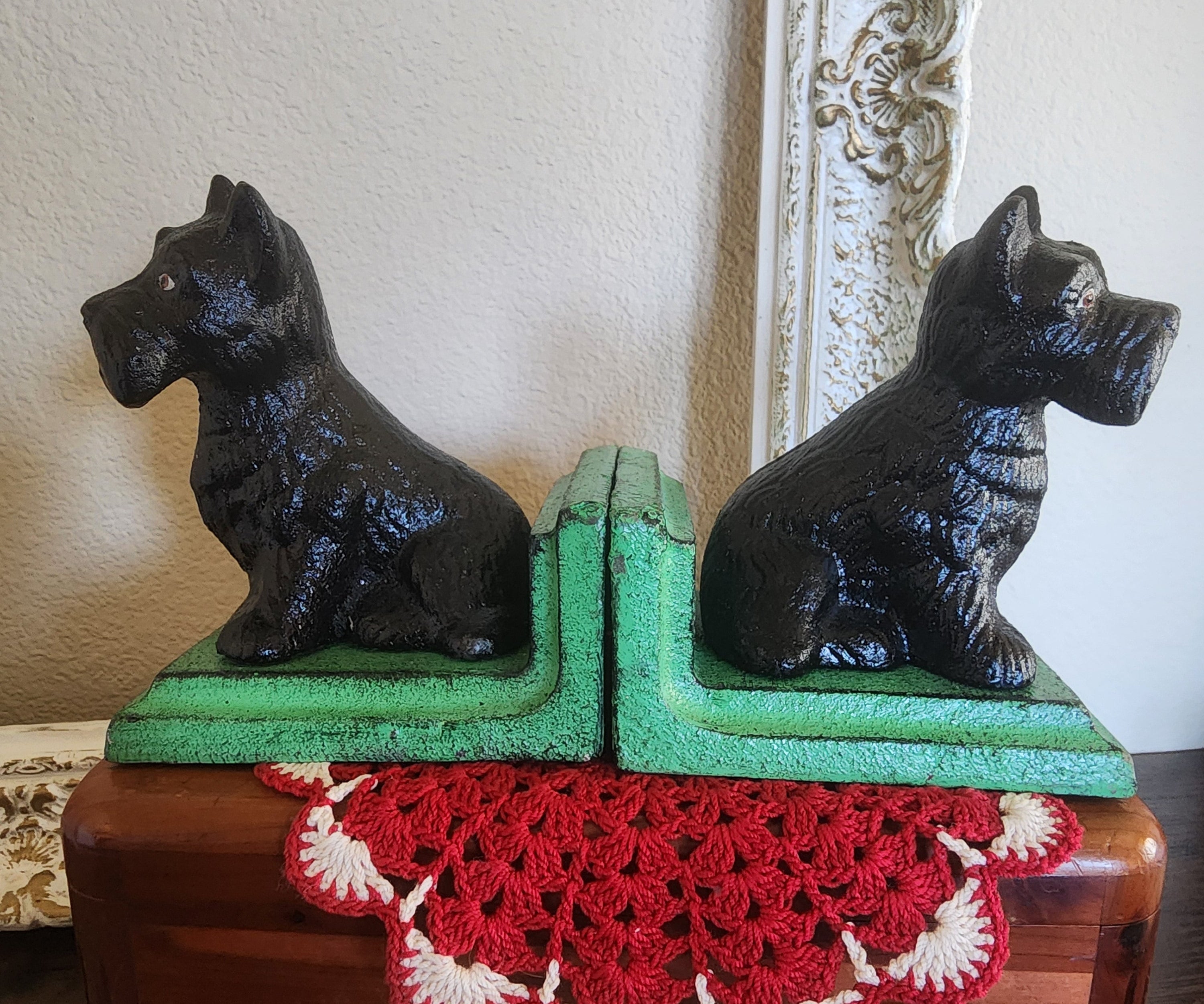 Cast Iron Scotty Dog Bookends with Green Base – Vintage Inspired, Set of 2