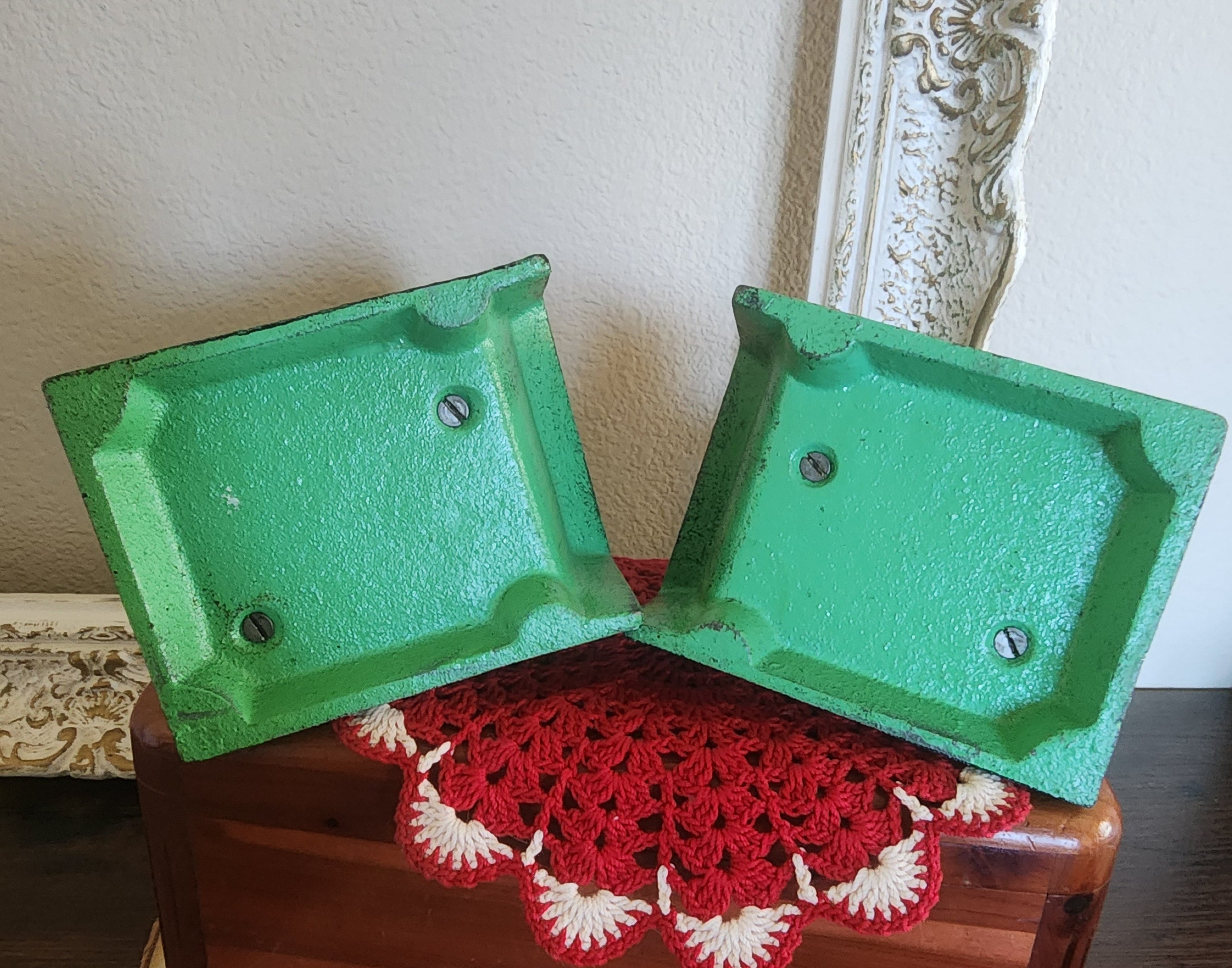 Cast Iron Scotty Dog Bookends with Green Base – Vintage Inspired, Set of 2
