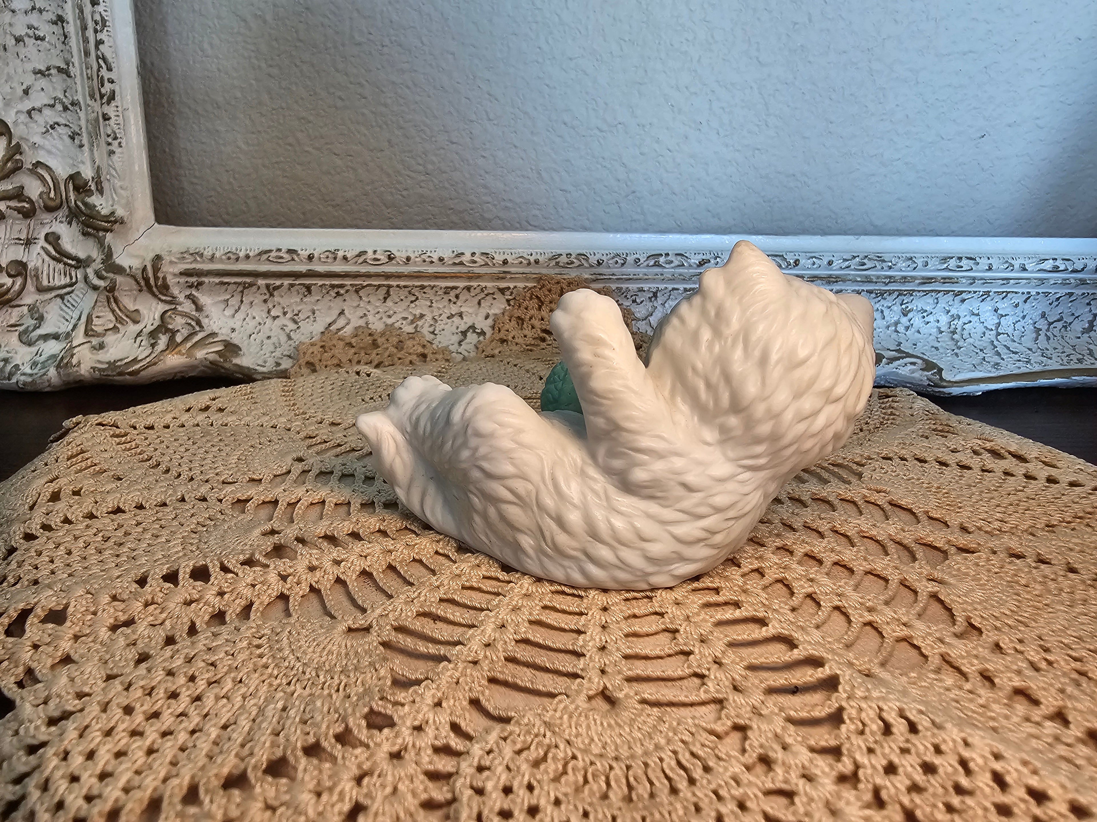 3 White Kittens Figurines - Homeco Vintage Playful Kitties w/ Yarn