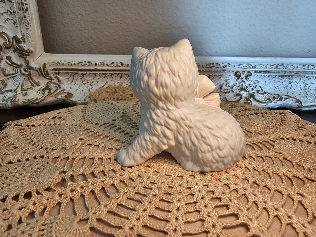 3 White Kittens Figurines - Homeco Vintage Playful Kitties w/ Yarn