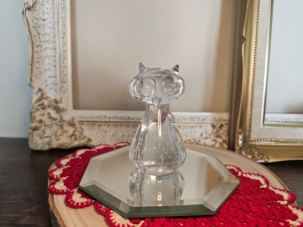 Vintage MCM Art Glass Owl Figurine Controlled Bubble Paperweight