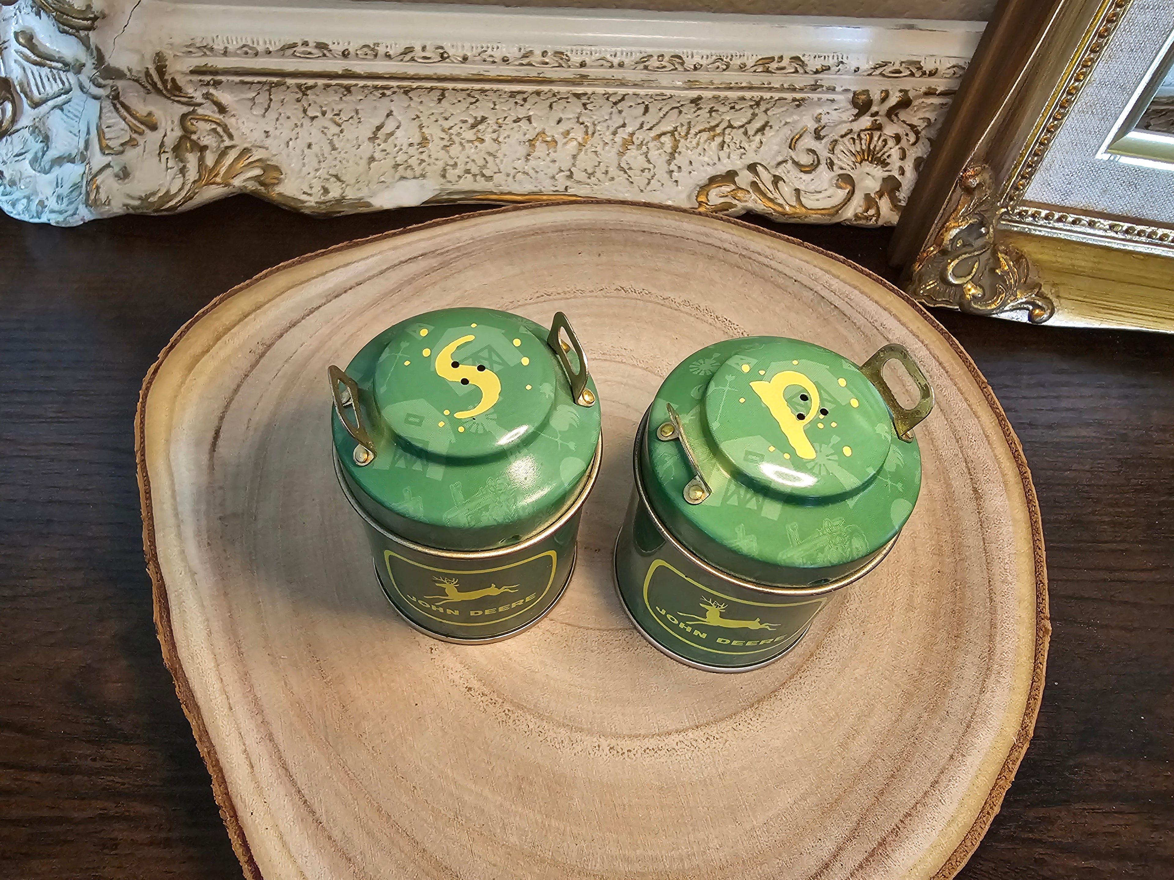 John Deere Vintage Style Tin Salt / Pepper Shaker Set