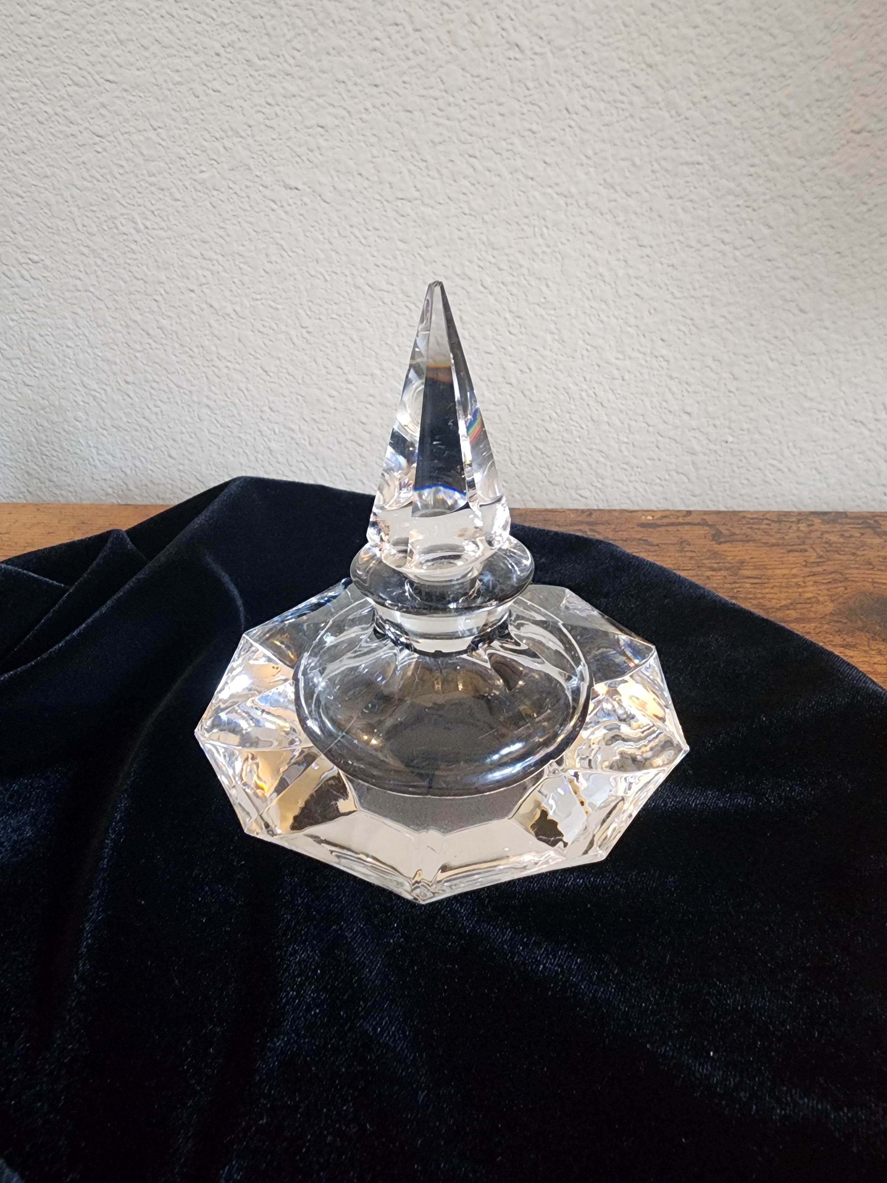 Vintage Oneida Lead Crystal Hand-Cut / Blown Perfume Bottle w/ Inkwell Stopper 5" T