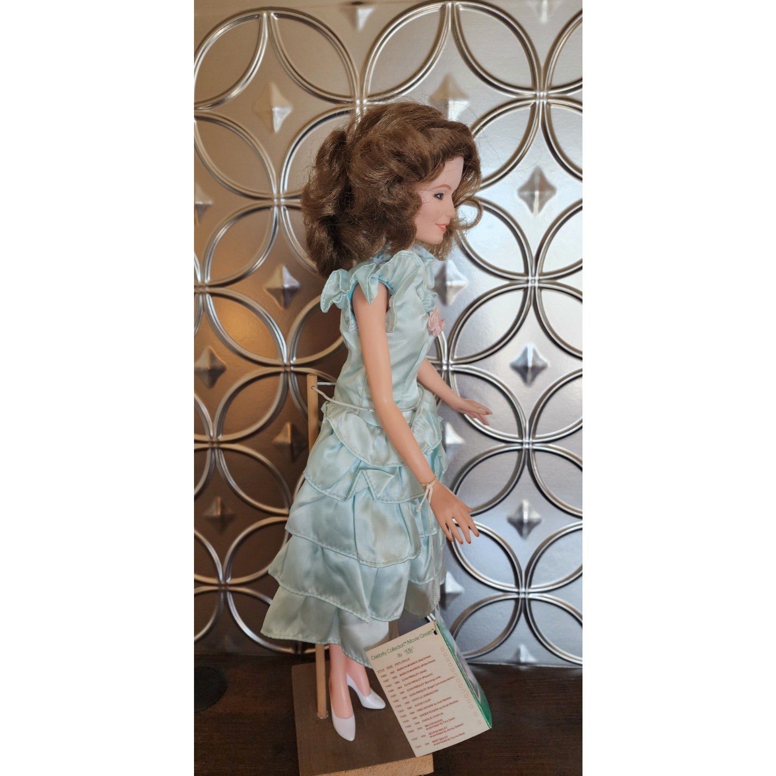 Donna Reed Mary Bailey 19" Doll 1991 It's a Wonderful Life w/Stand Collectible