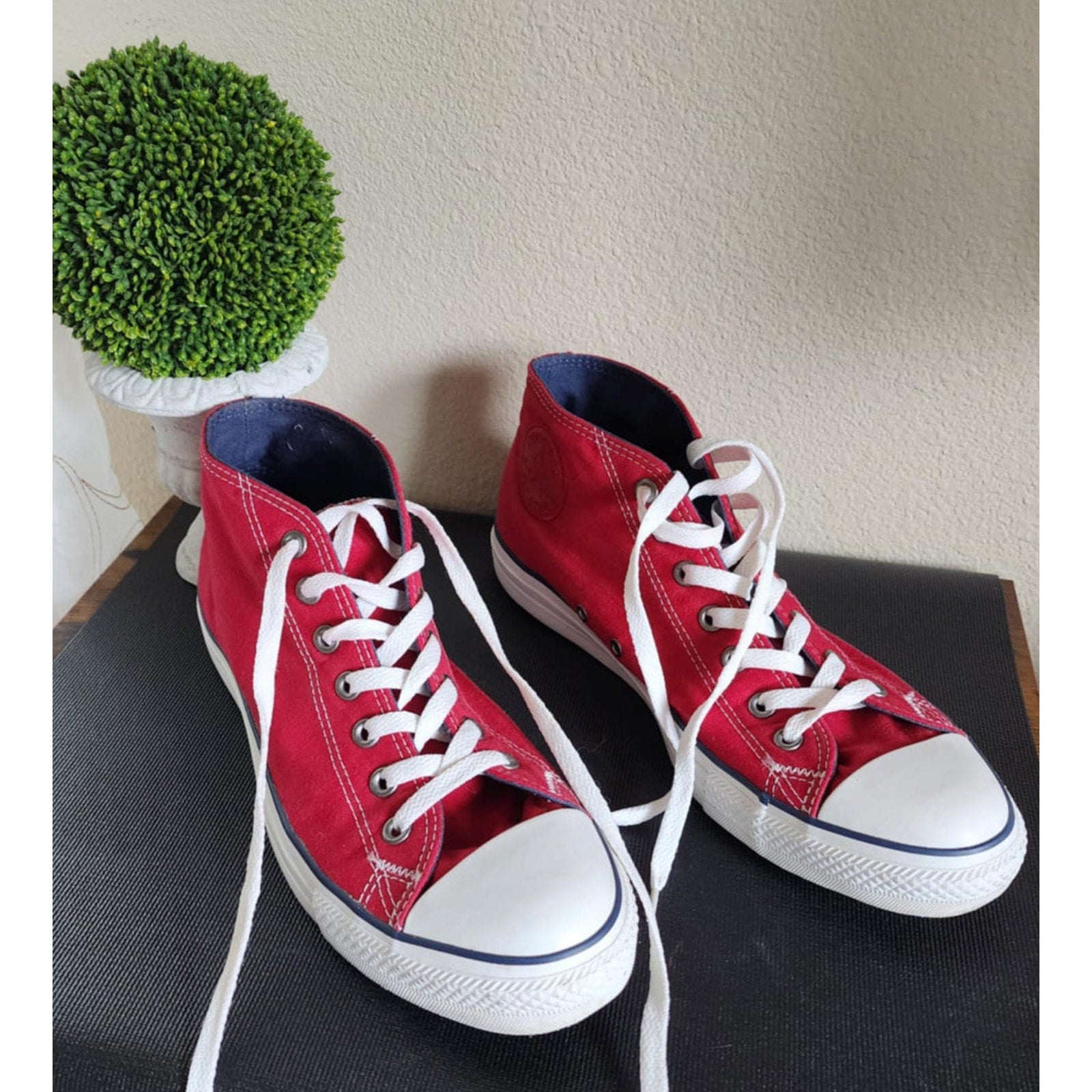 Converse All Star Chuck Taylor Red High Top Sneakers – Men's 11 / Women's 13, Pre-Owned
