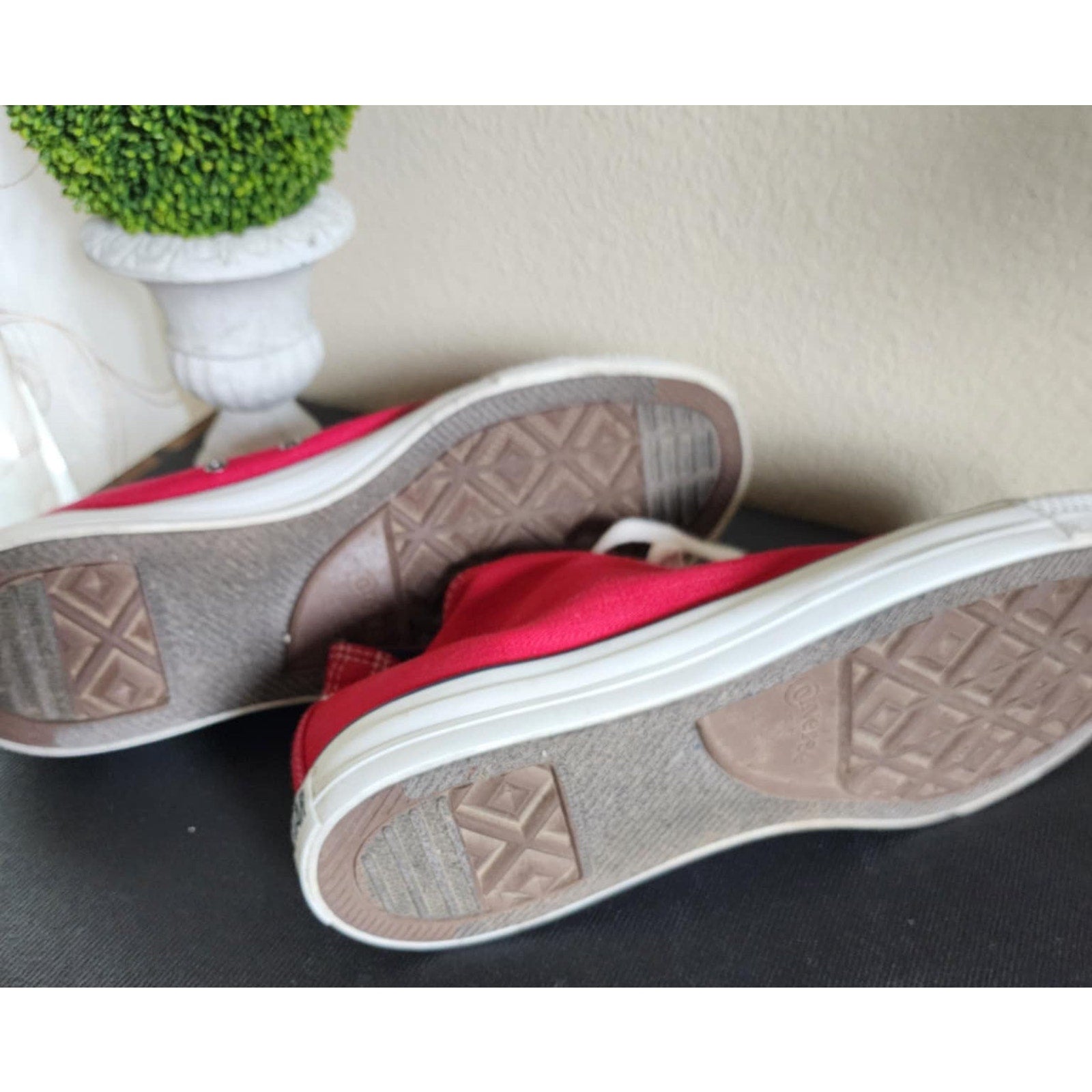 Converse All Star Chuck Taylor Red High Top Sneakers – Men's 11 / Women's 13, Pre-Owned