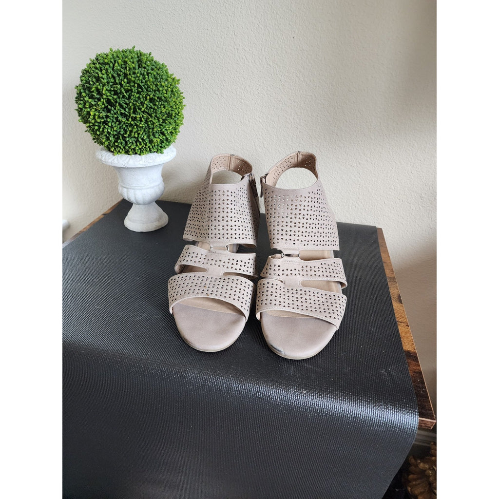 SOUL NATURALIZER Sandal Womens 11 M DEZ Heel Open Toe Bootie Beige Faux Leather