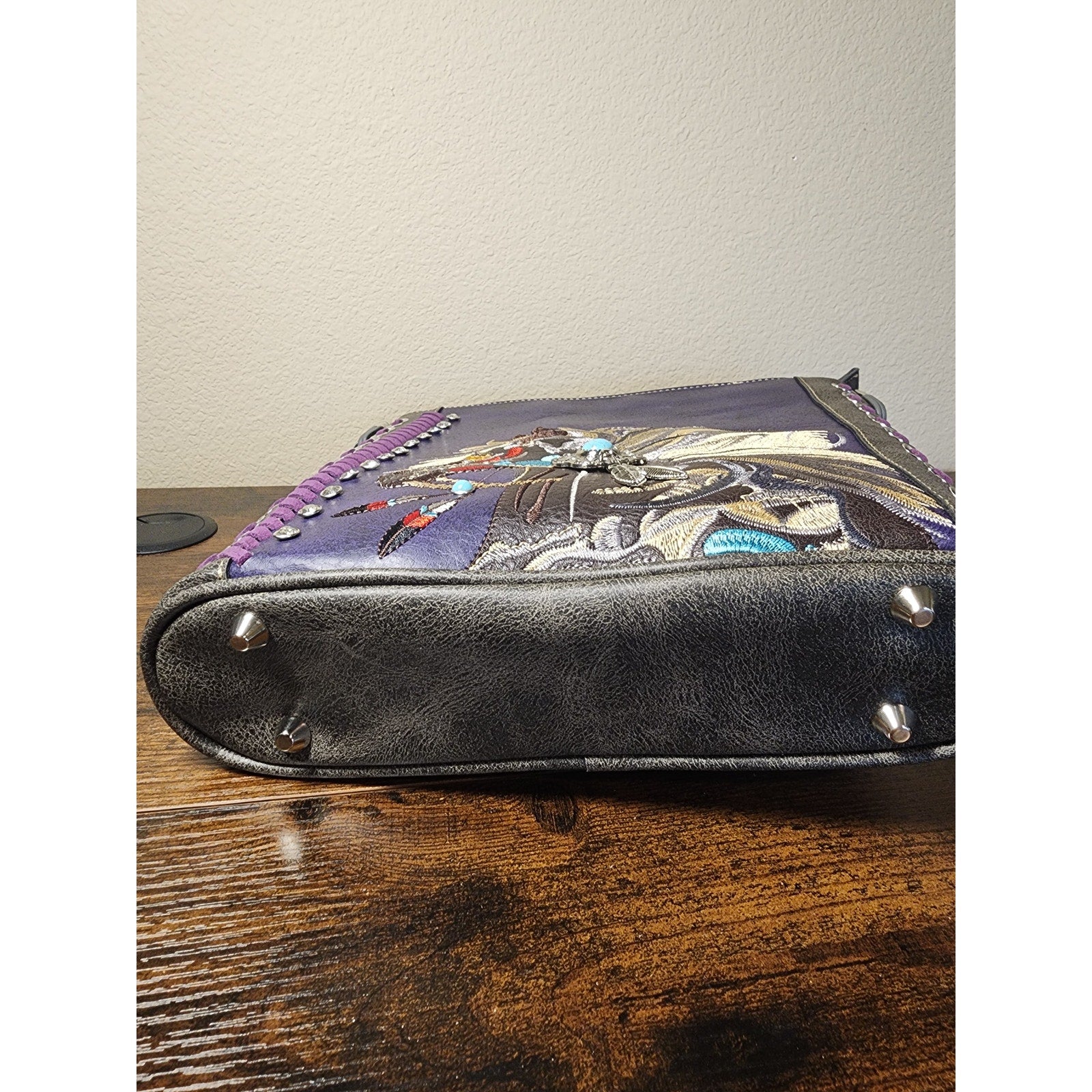 Nativo Concealed Carry PU Leather Embroidered Horse Crossbody Purse Purple NWT