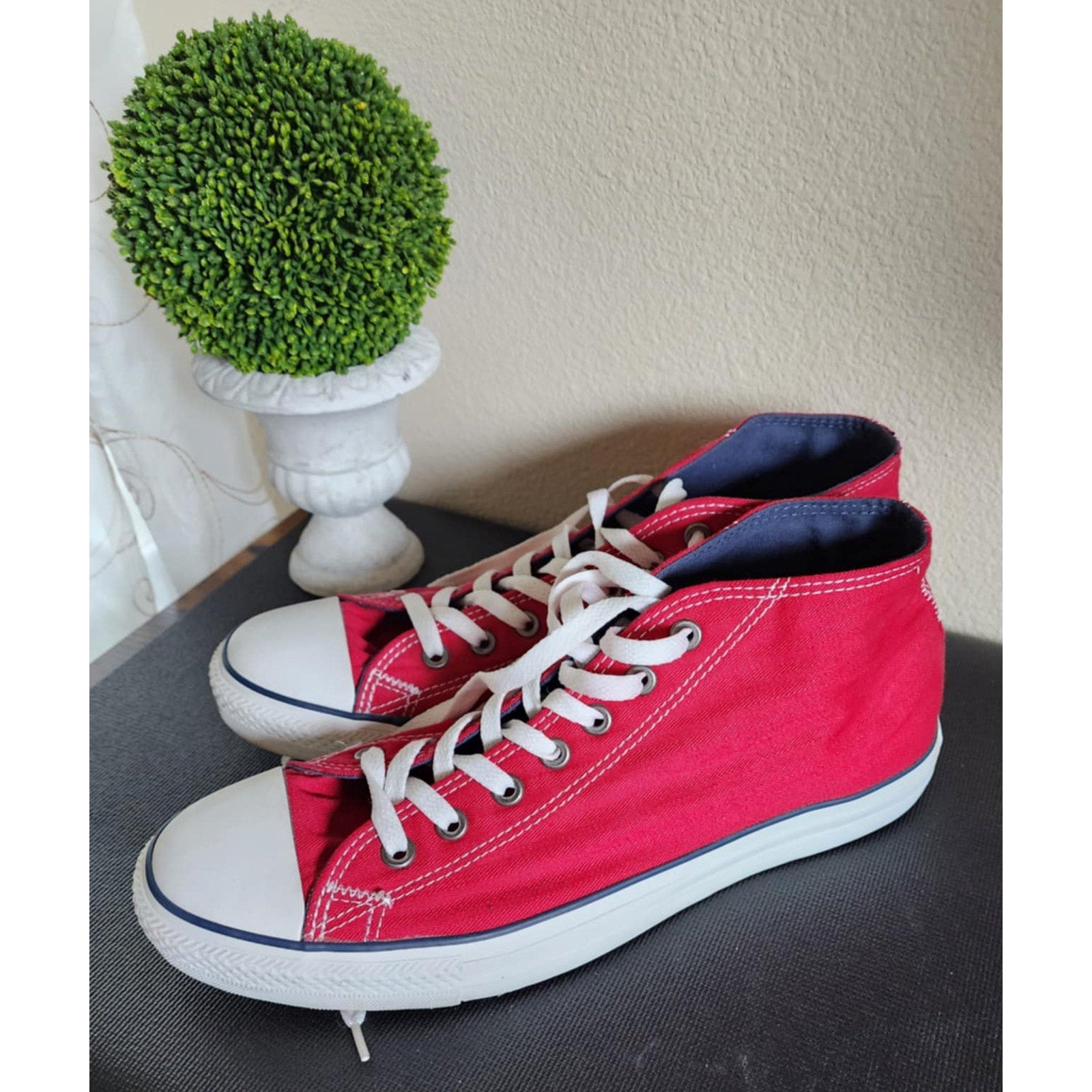 Converse All Star Chuck Taylor Red High Top Sneakers – Men's 11 / Women's 13, Pre-Owned
