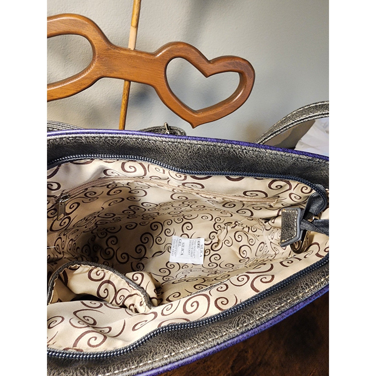 Nativo Concealed Carry PU Leather Embroidered Horse Crossbody Purse Purple NWT